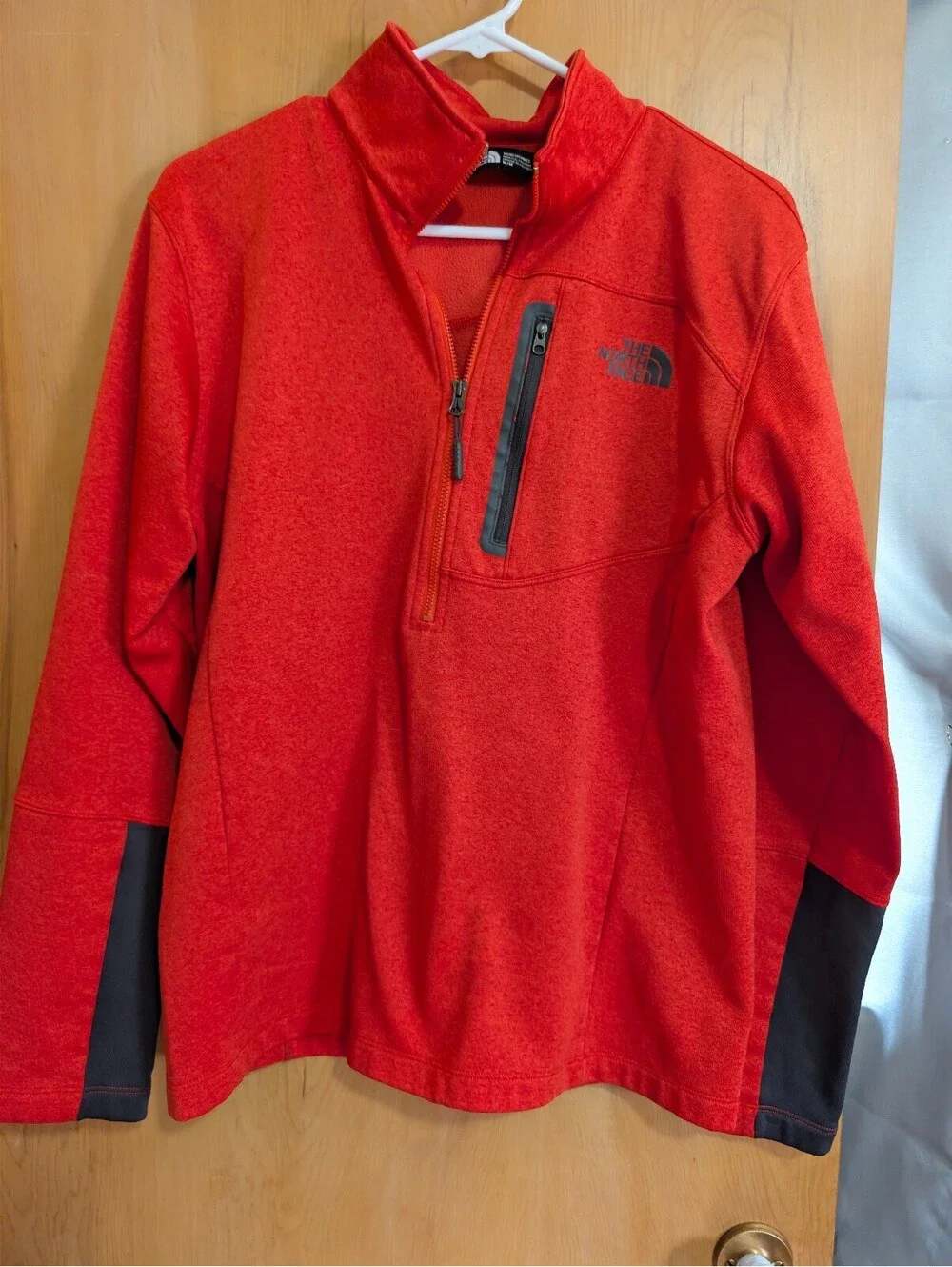 The North Face Men's Medium Red Half-Zip Pullover Fleece Jacket